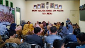 Badan Kesbangpol Kota Metro Gelar Rapat Staf Bulanan, Tasyakuran Ulang Tahun, dan Seremoni Pelepasan Pegawai